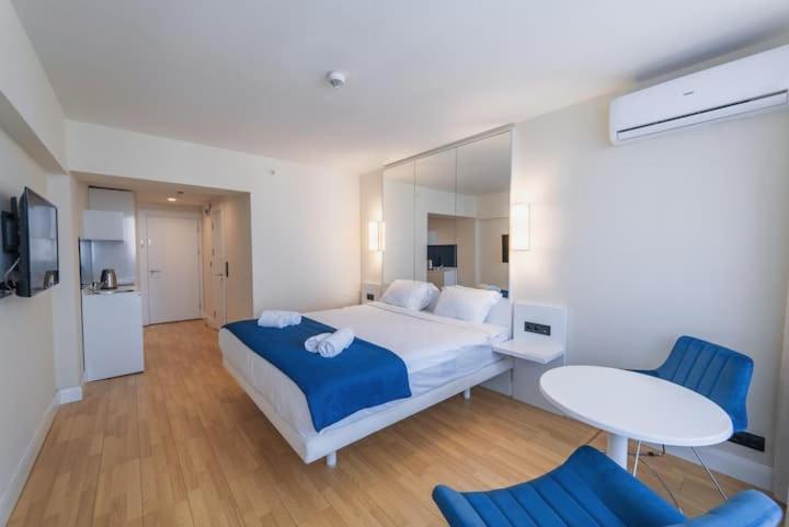 Sea View Apart-Hotel Orbi Twin Towers 1413 باتومي المظهر الخارجي الصورة